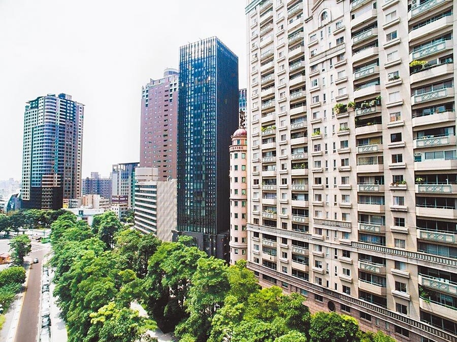 台中棟距大且高綠覆的園道宅,近期成為熱搜好宅。圖/業者提供