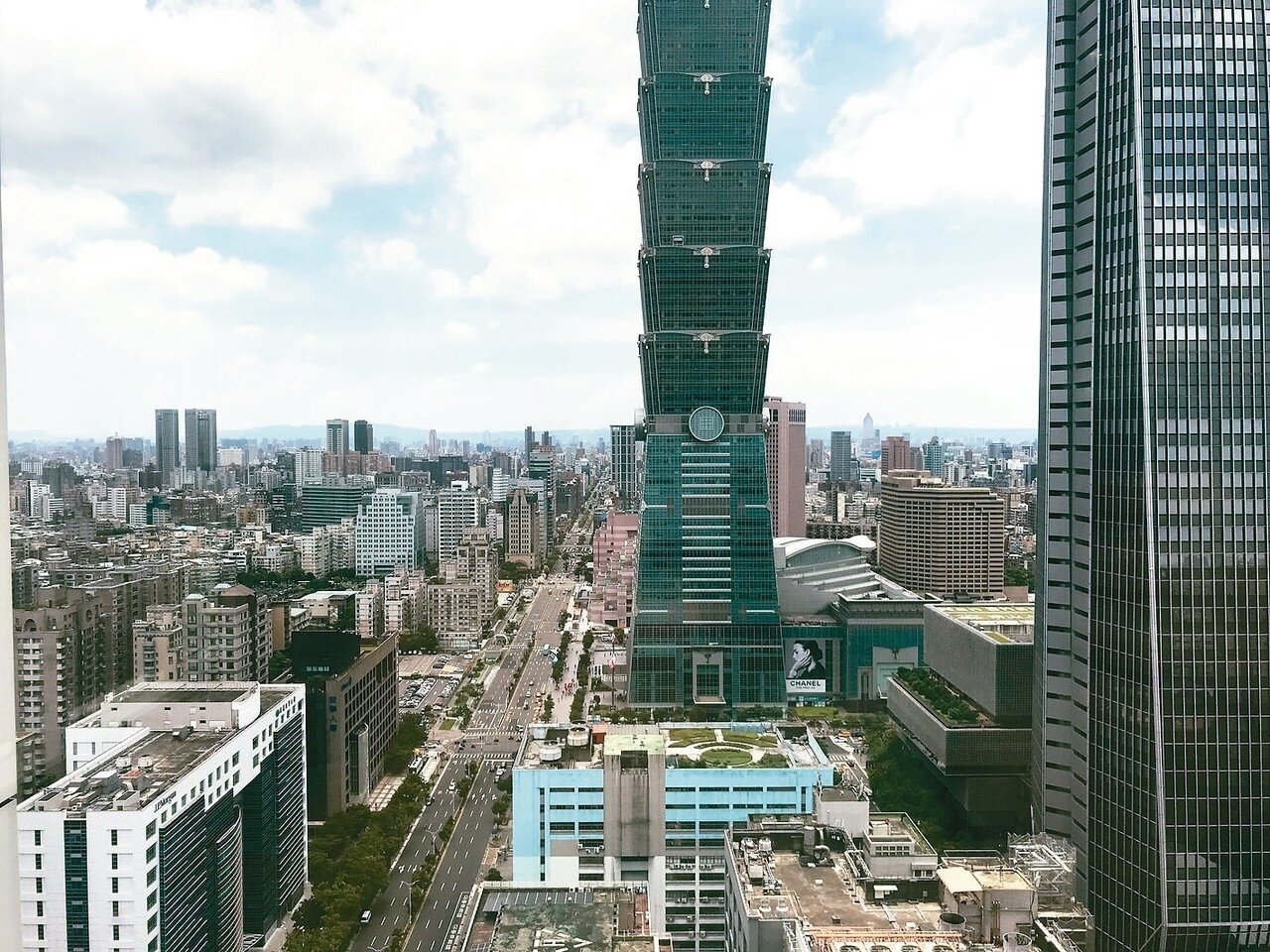 吳興街、永春、後山埤站一帶,公寓四、五字頭就可買到,是信義區公寓產品稱霸主因。 記者游智文/攝影