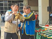 台南捕蜂抓蛇專責化　警消卸重擔