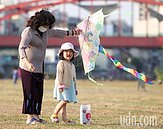 吳德榮：僅下周一有微弱鋒面　未來10天台灣多偏暖