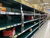 家樂福、愛買宣布每人每車限購2串衛生紙　好市多取消試吃