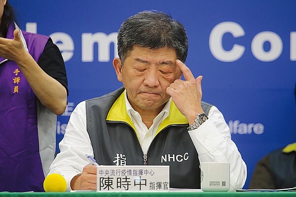 中央流行疫情指揮中心指揮官陳時中否認疫情已開始社區傳播,但並不否認社區內存在潛在的新冠肺炎感染者。(杜宜諳攝)