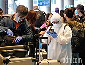 鋼鐵派留美學生返台　近17小時不吃、不喝、不上廁所