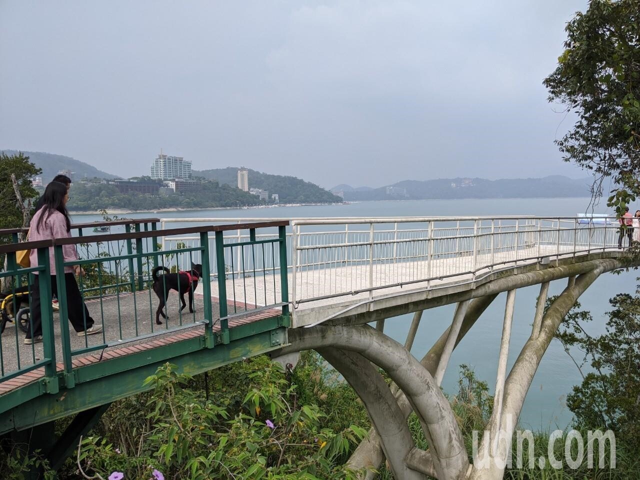 今天暖氣團影響,各地晴時多雲,白天熱、早晚微涼。記者楊德宜/攝影