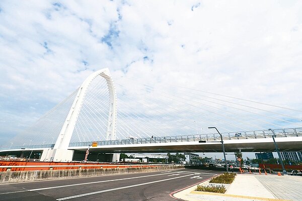 中市科湳愛琴橋。圖／記者陳秋雲攝影