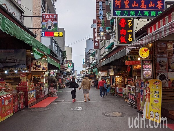 周三至周五暖氣團逐漸增強，各地多雲時晴、氣溫升，高溫30度以上。記者楊德宜／攝影 