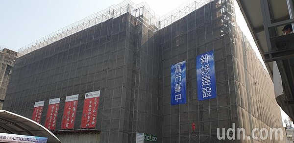 潭子國民運動中心23日上梁。記者游振昇/攝影