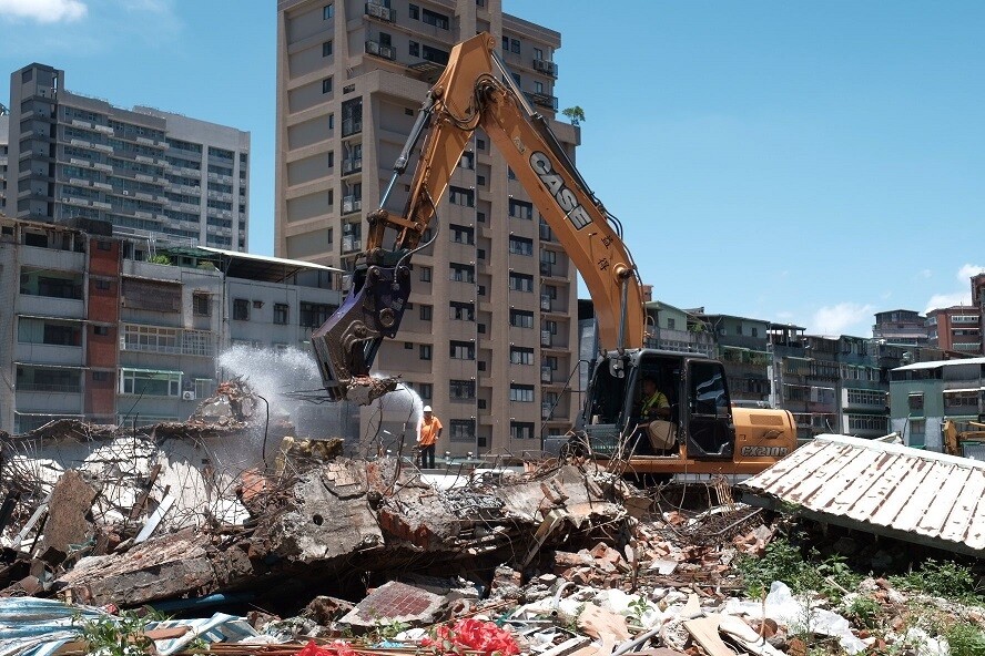 新北市代拆辦法上路以來，16日首次執行代拆。圖／新北市都更處提供