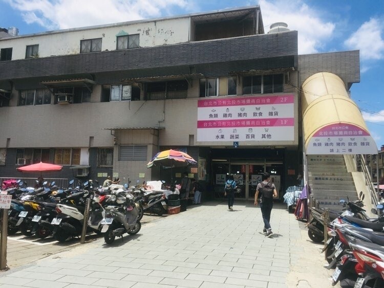 北投市場屋齡老舊，北市府擬斥資5億元整修，以鄰近的大豐公園興建中繼市場。記者張世杰／攝影