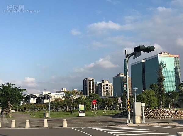 政府推行的工業區立體化方案,加速帶動廠辦立體化,圖為新北市新莊北側知識產業園區。好房網News記者李彥穎攝