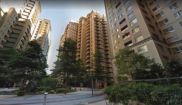 三峽北大特區因居住環境條件良好,近年房價漲幅明顯,重劃區外圍也要2字頭,接近商圈中心地帶,屋齡10多年中古屋平均單價約30至34萬。圖/翻攝自Google maps
