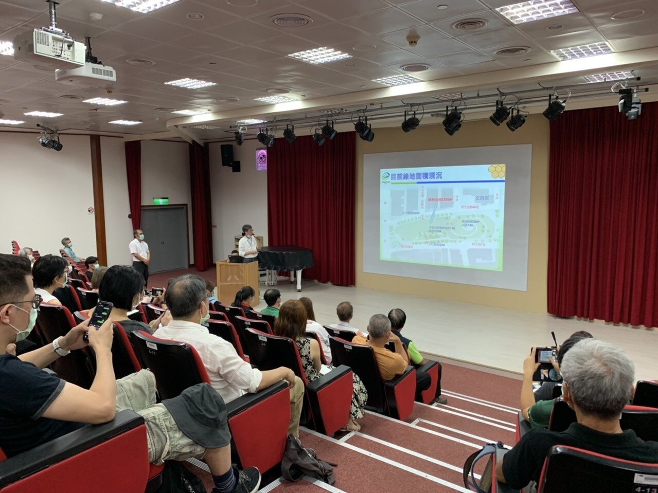 台北捷運公司前晚舉辦雙連帶狀公園規畫說明會。 記者趙宥寧／攝影