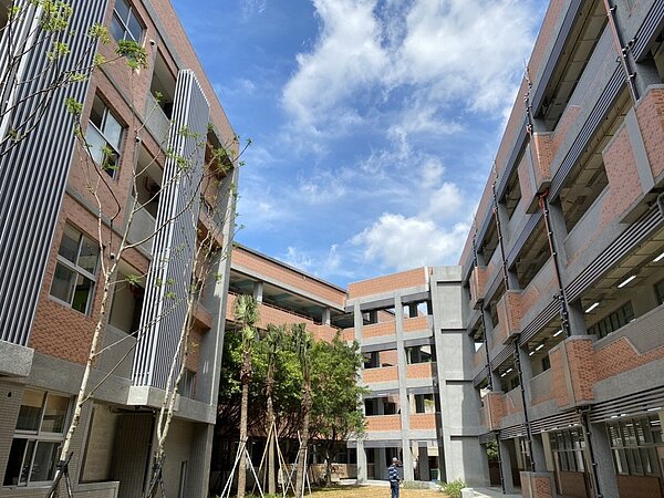 新北市五股區更寮國小改善工程預計7月完工。圖／新北市工務局提供