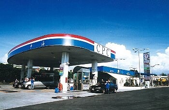 台灣中油公司自22日凌晨零時起汽、柴油價格每公升各調漲0.3元。圖/中油提供