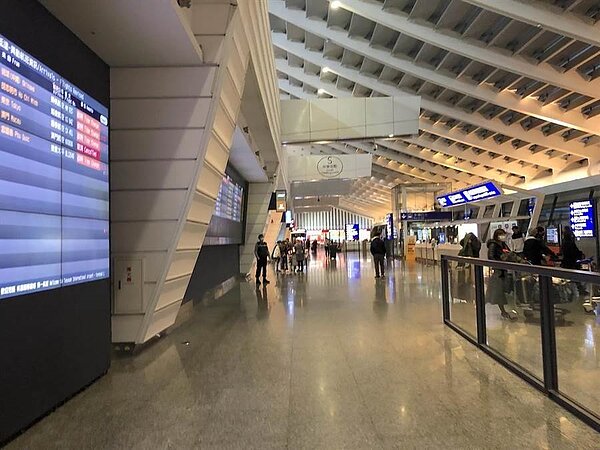 旅遊禁令再延,觀光產業紓困金逾86.3億元。(潘千詩攝)