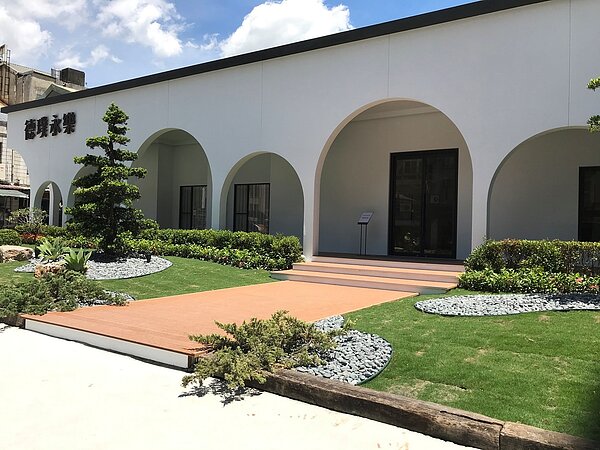 長期專注於北市精華區段土地開發的六德建設,與系出璞園團隊、長期在都市更新與地主合建等項目開發的元璞建設,2020年攜手「德璞永樂」,此案公開4天旋賣4成。