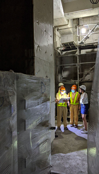 台北市議員林亮君接獲爆料，遠雄已偷偷在大巨蛋裡，進行吸音棉安裝工程。圖／截取自林亮君臉書