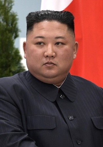 北韓朝中社報導，北韓領導人金正恩在勞動黨中央軍事委員會議期間，決定擱置對南韓採取軍事行動的計畫。圖／截自維基百科