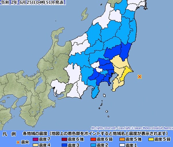 日本時間25日清晨4時47分，千葉縣東方近海發生芮氏規模6.1的地震。圖／取自日本氣象廳官網