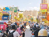 機車族熱到爆　停等紅燈減秒