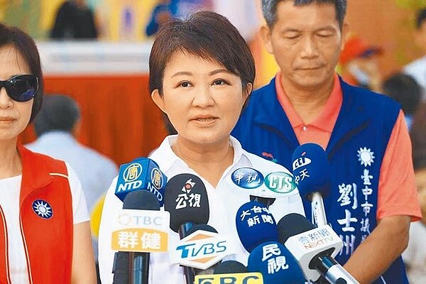 台中市長盧秀燕轟台電是國營事業，不應帶頭違法。（陳世宗攝）