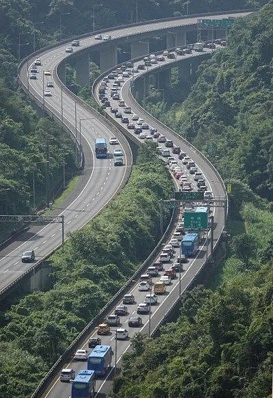 交通部高公局說,明天是北返車流量最大一天。聯合報系資料照
