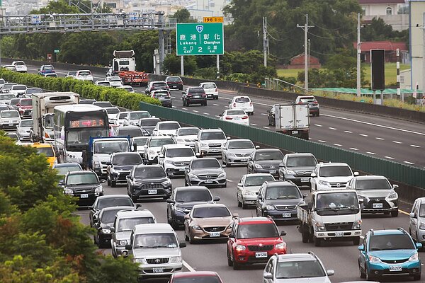 端午四天連假,國道大塞車。圖/聯合報系資料照片