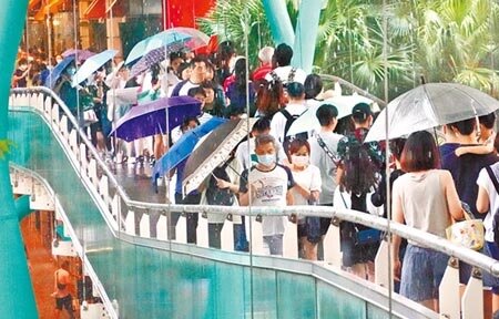 迎接報復性國旅熱潮,新飯店下半年紛紛加入搶客行列,掀土洋大戰。(本報資料照片)