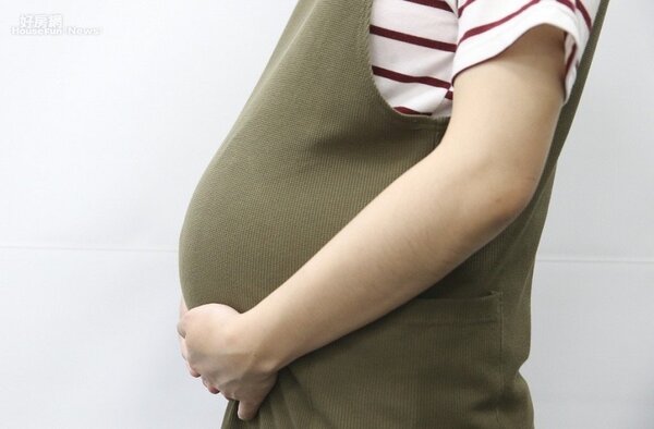 台北市新生兒人數逐年直線下滑，市議員批評，柯市府孕婦友善政策落後其他縣市。圖／聯合報