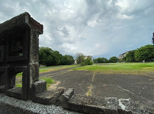 國產署標售台北市國泰營區70年地上權,全球人壽以97.8億元得標。好房網News記者李彥穎攝