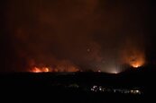 綠島昨晚火燒山　至今凌晨仍持續燃燒面積已逾4公頃
