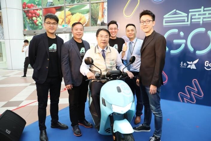 GoShare與宏佳騰機車投入共享電動機車市場,並在1日宣布正式進軍台南。圖/台南市政府提供