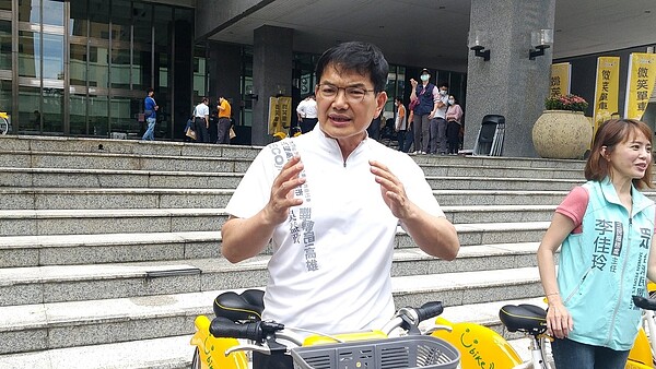 民眾黨籍高雄市長補選參選人吳益政。記者蔡孟妤/攝影