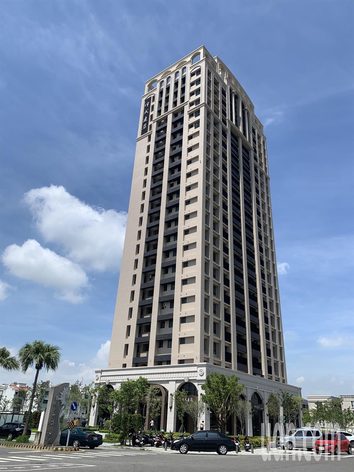 台南市加碼抽獎「送房子」,市長黃偉哲今天公布大樓地㸃。記者吳淑玲/攝影