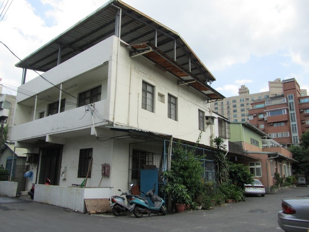 本案更新前房屋為5戶舊違章建築物,屋齡皆超過30年。圖/新北市都更處提供