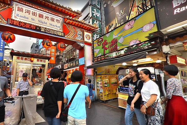 松山的饒河夜市，總是人聲鼎沸。圖／取自Google map