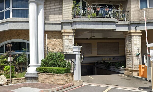2樓車道戶因為車輛進出噪音擾人，價格比同層低9折左右。示意圖／翻攝自Google Map
