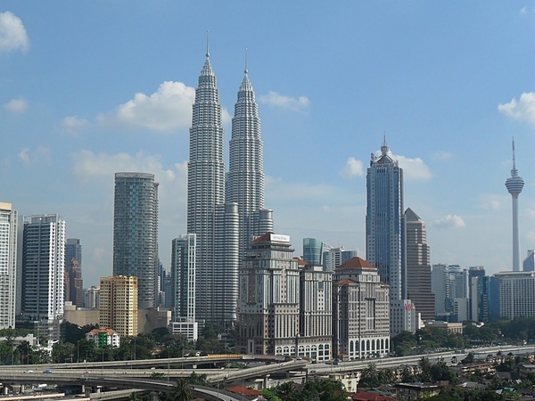 馬來西亞的房產投報率誘人，但相關稅賦及投資風險業者卻很少提及，民眾最好先做功課。(圖／好房資料中心)