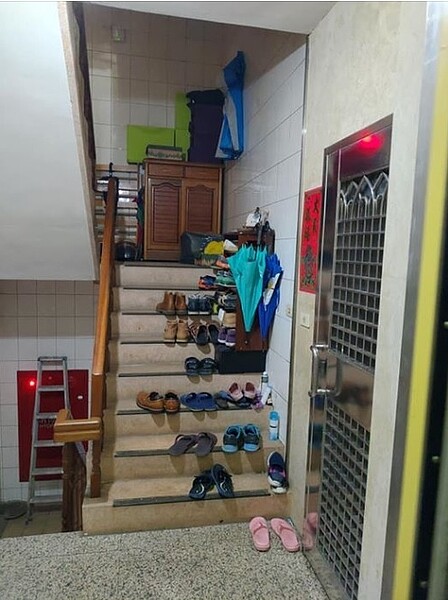 網友在社團《我是板橋人》PO出鄰居的惡劣行為。圖/翻攝自臉書《我是板橋人》