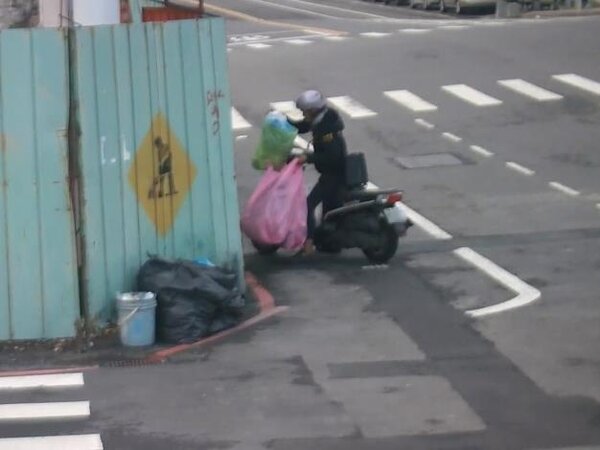 垃圾不落地擴大稽查持續中，台南市今年告發裁處逾三百件。圖／台南市政府提供