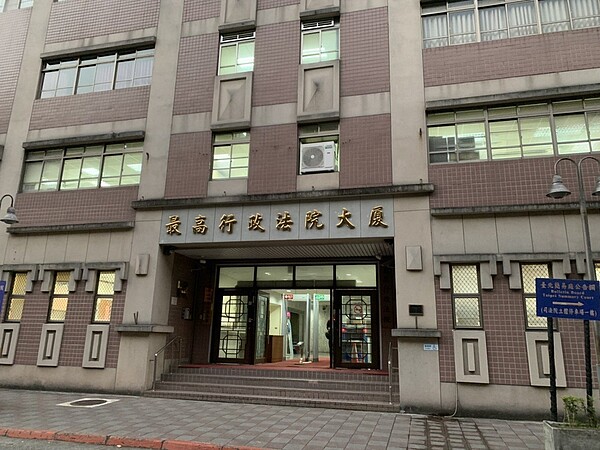 位於花蓮秀林勇士山頭的金昌石礦,2016年間因環評通過超過8年才開工,被環保署發函要求進行環差,金昌石礦不滿無法開工而提訴願,行政院撤銷環保署函。兩環團不服提告,最高行政法院今判兩環團勝訴確定。圖/中時電子報資料照