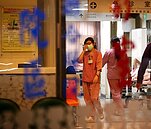 台灣廉價健保　靠血汗醫護在撐