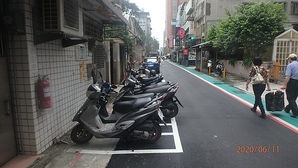 南京東路5段123巷1弄經過道路更新後變得更好走。圖/台北市政府提供