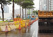 短短3公里10處挖路　淡水重要路段塞爆了