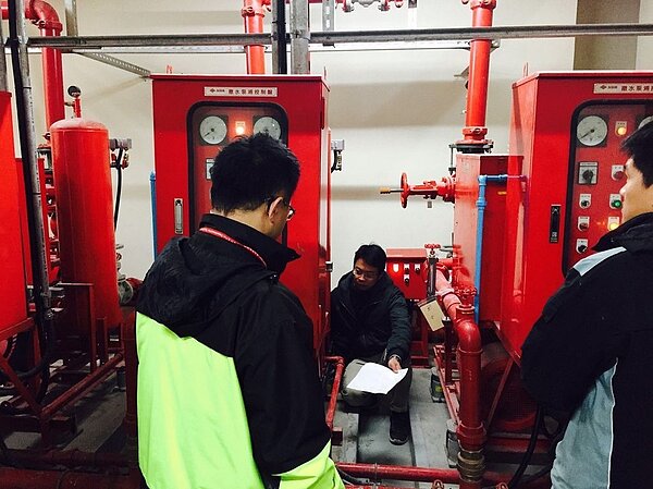 新北市消防局要求北市聯開宅在今年8月9日前改善缺失。圖/新北市消防局提供