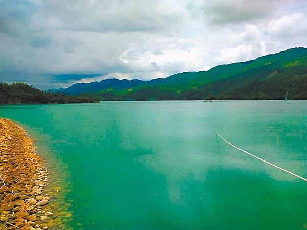 以供應民生用水為主的台南南化水庫，目前盡量引高雄川流水儲至9成滿。（水利署南水局提供）