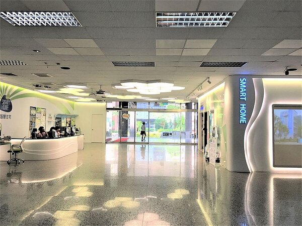 運用科技解決日常生活遇到的問題,建築智慧化為未來建築新趨勢。圖/高雄市政府提供