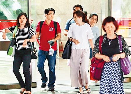 受疫情衝擊,軍公教明年恐不調薪。(本報資料照片)