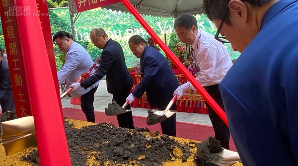 台北市信義區的基隆路整建住宅B基地都更案，7月22日上午進行開工動土儀式。照片台北市都更處提供