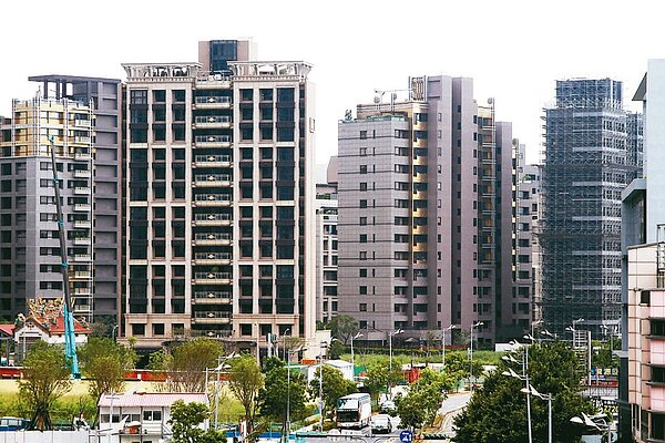 台灣經濟、交通狀況發達,各地房價普遍上漲。圖/聯合報系資料照片